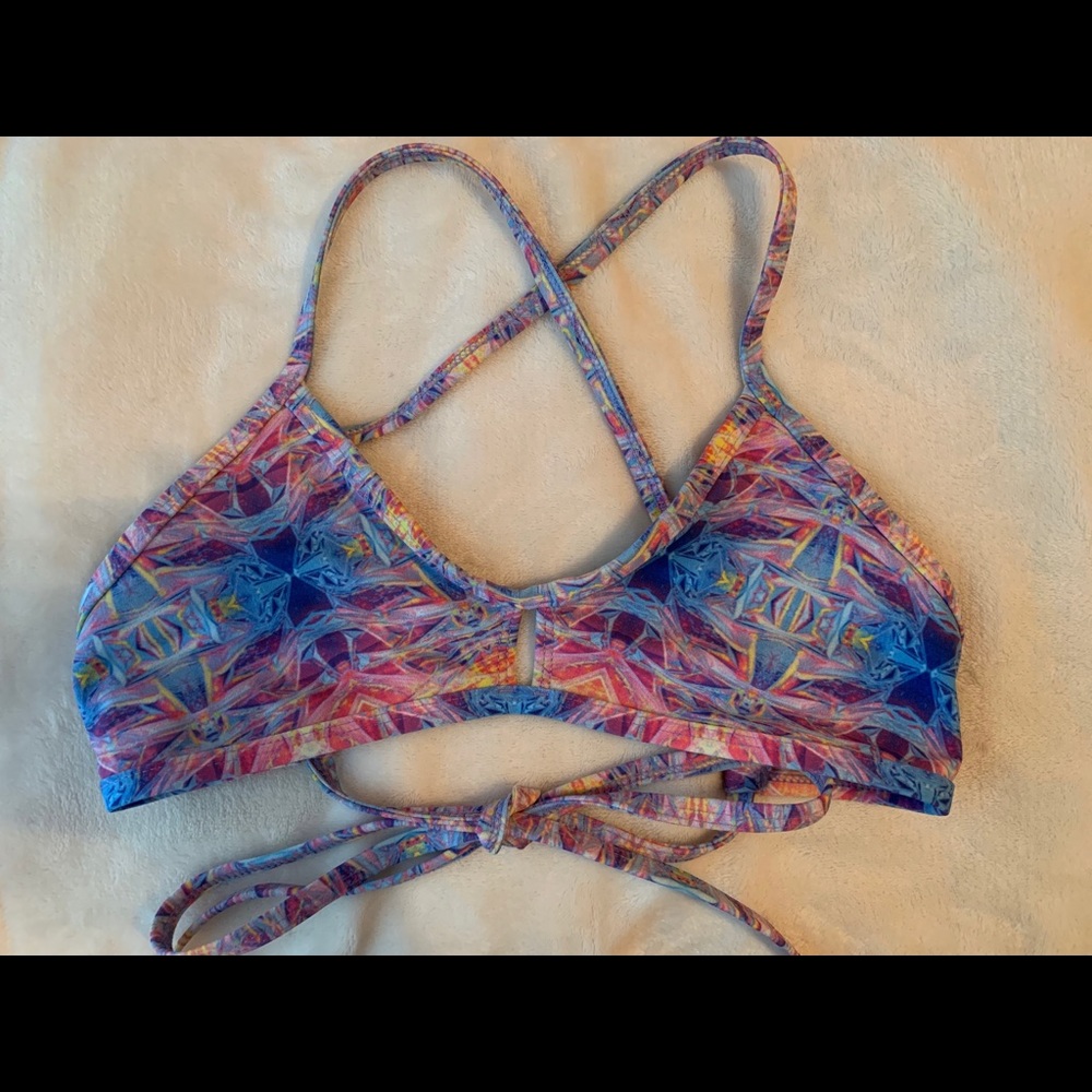 JOLYN X MALLYCE VENT TOP